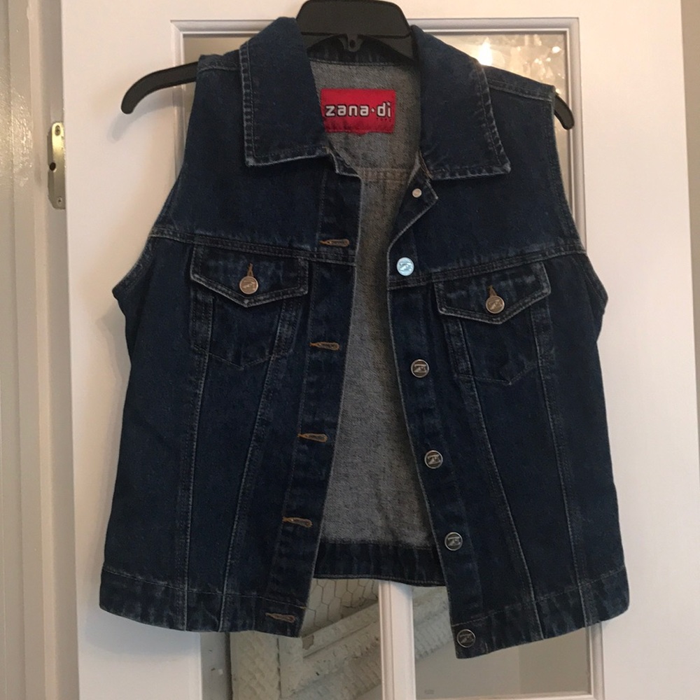 Cute jean vest!